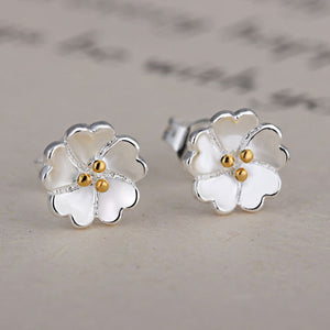 Lovely Flower Shape Earrings - Freedom Look