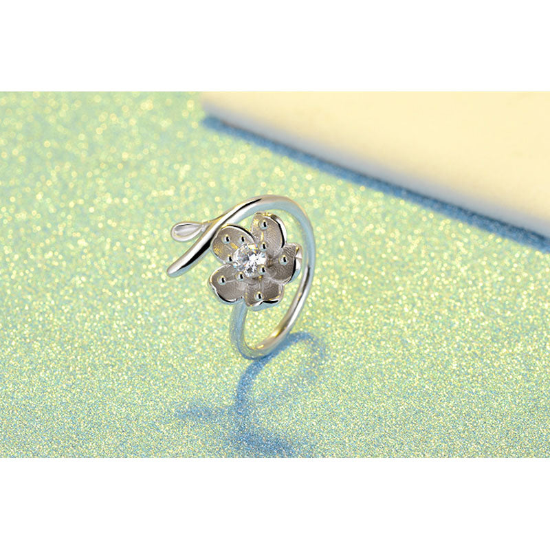 Engagement Ring in 18K Gold with Diamonds – Simon G. Jewelry