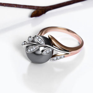 Trendy Rose Gold Ring with Gray Pearl & Leaf - Freedom Look